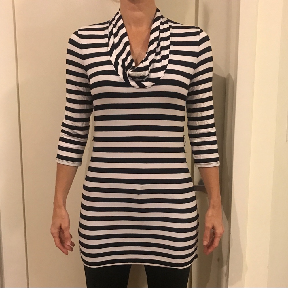 WHITE HOUSE BLACK MARKET STRIPED TUNIC TOP
